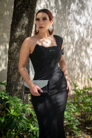 VESTIDO NEGRO CORTE SIRENA